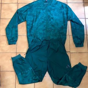Adidas camo jogging set